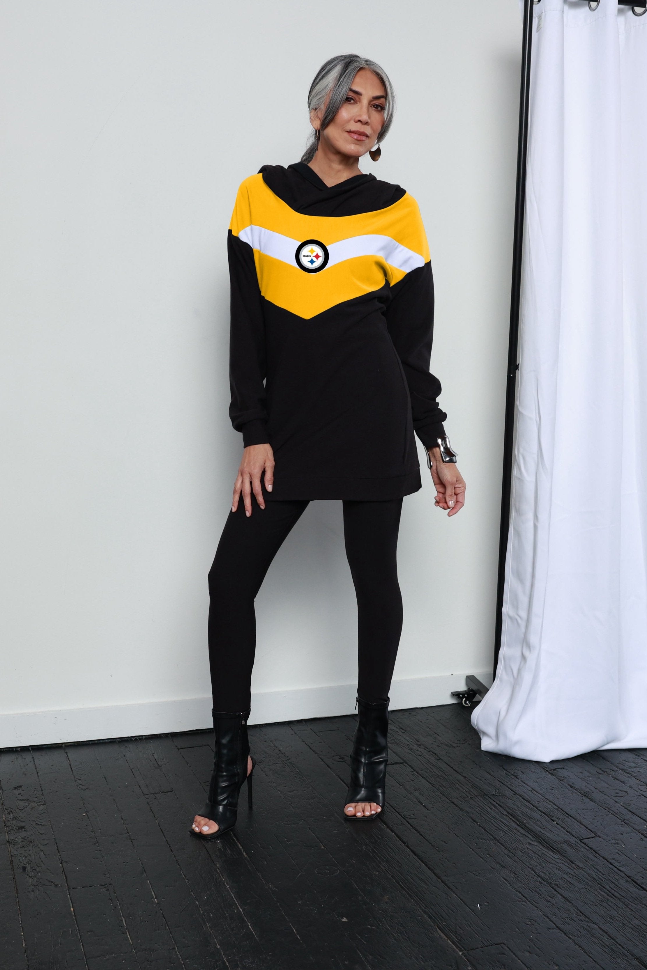 Flum Pebble On Plane Pittsburgh Steelers Hooded Tunic for Women (Athleisure) Steelers / XXL Swing Sweater Dress - Flum Pebble On Plane Pittsburgh Steelers Hooded Tunic for Women (Athleisure) Steelers / XXL Swing Sweater Dress -